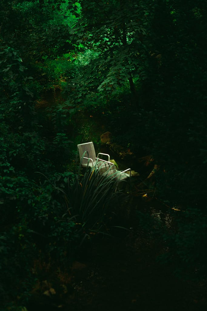 Chaise dans une ambiance gothique